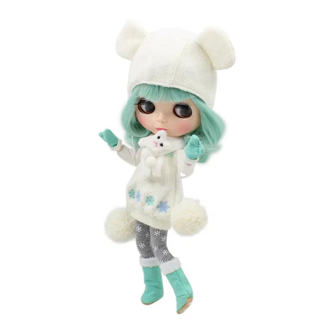 Winter Outfit Blyth Doll Toy: Embrace the season with this icy ensemble featuring a hat, stockings, shoes, snow dress, and more