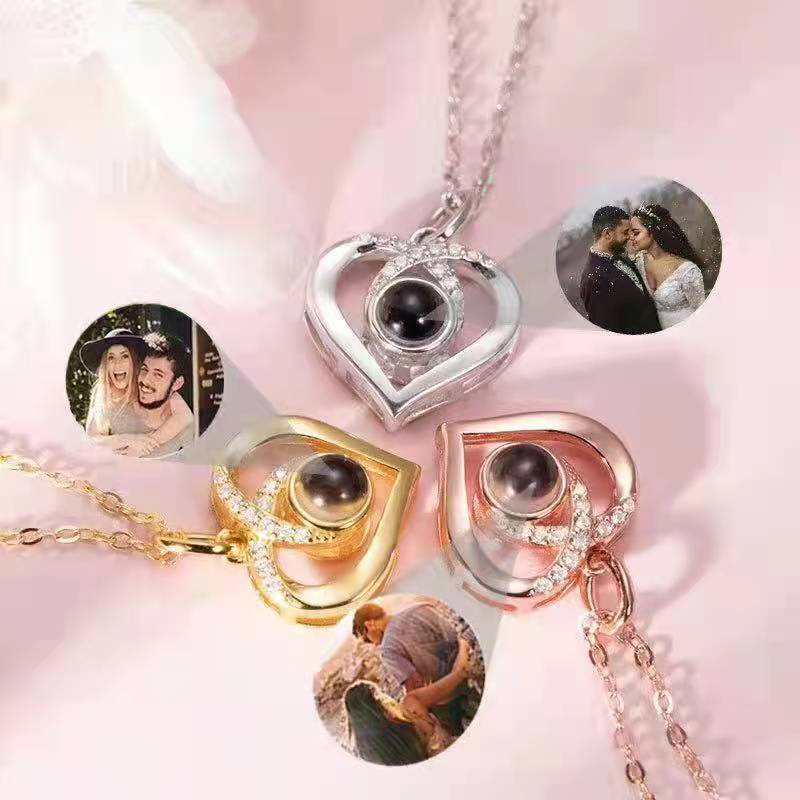 Personalized Projection Necklace: Lock-Shaped Pendant with Custom Photo Projection | Thoughtful Gift for Loved Ones or Family, Cherishing Precious Memories