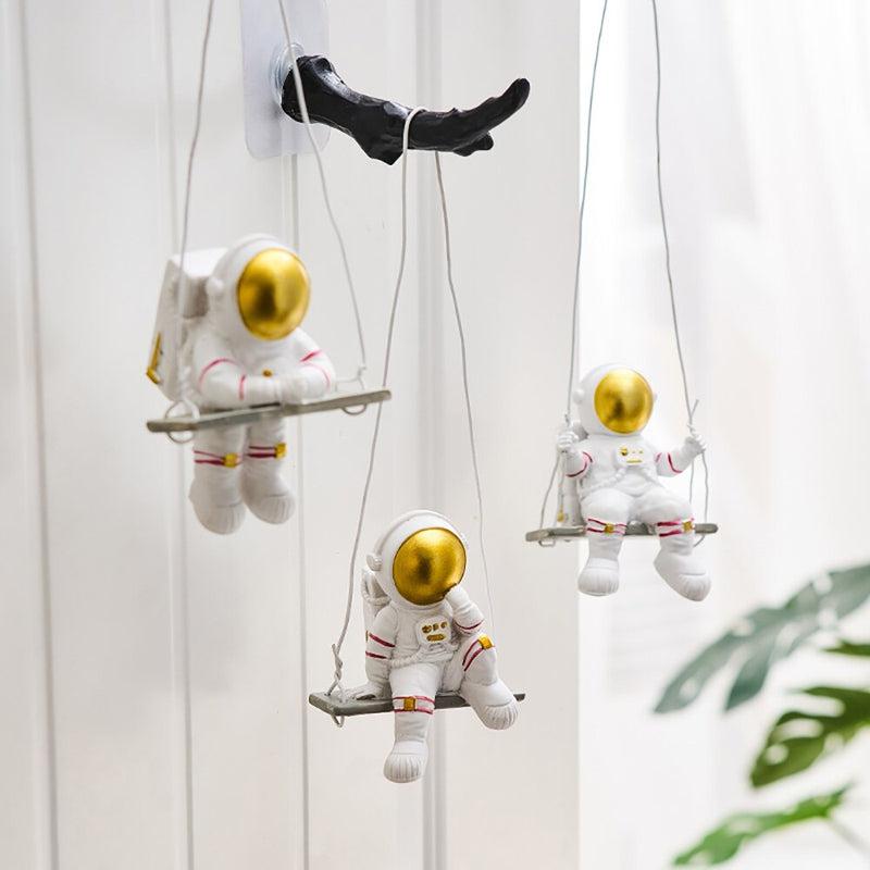 Modern Astronaut Statue Wall Decoration | Fun Resin Figurine | Study Room and Christmas Decor | Children's Gift Idea